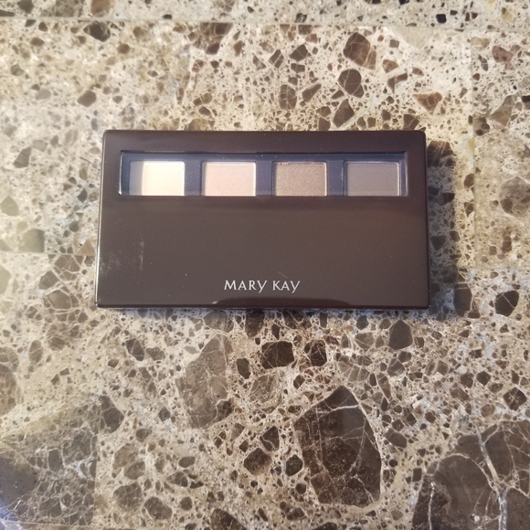 Simply Neutral: Eye Color Quad by Mary Kay - Picture 3 of 7